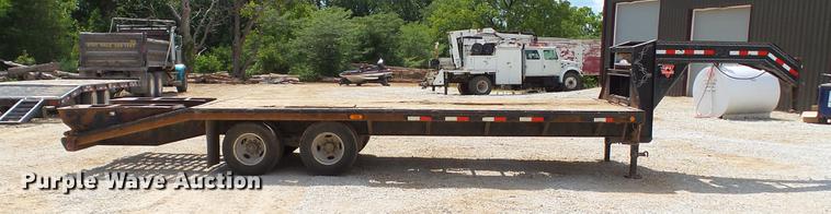 image for item DD7266 2011 PJ Trailers FD252 equipment trailer