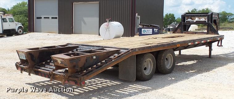 image for item DD7266 2011 PJ Trailers FD252 equipment trailer