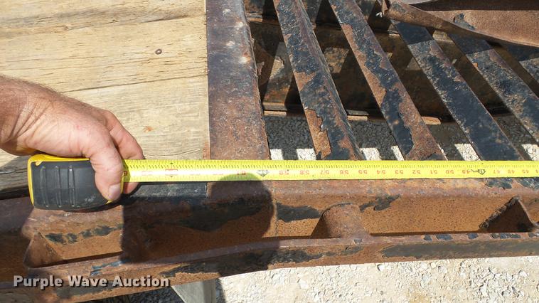 image for item DD7266 2011 PJ Trailers FD252 equipment trailer