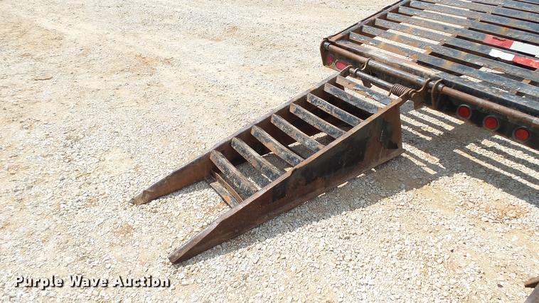 image for item DD7266 2011 PJ Trailers FD252 equipment trailer