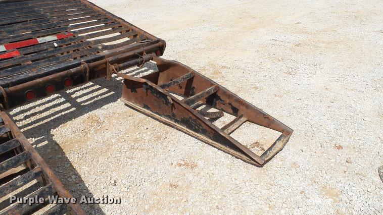 image for item DD7266 2011 PJ Trailers FD252 equipment trailer