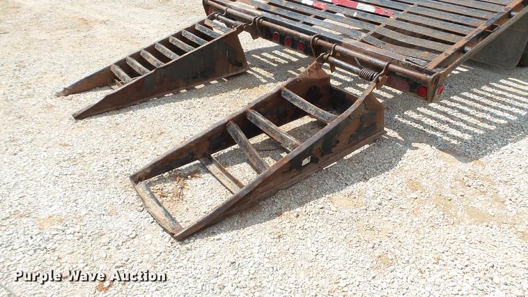 image for item DD7266 2011 PJ Trailers FD252 equipment trailer