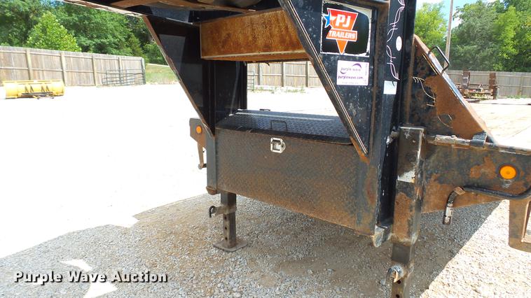 image for item DD7266 2011 PJ Trailers FD252 equipment trailer