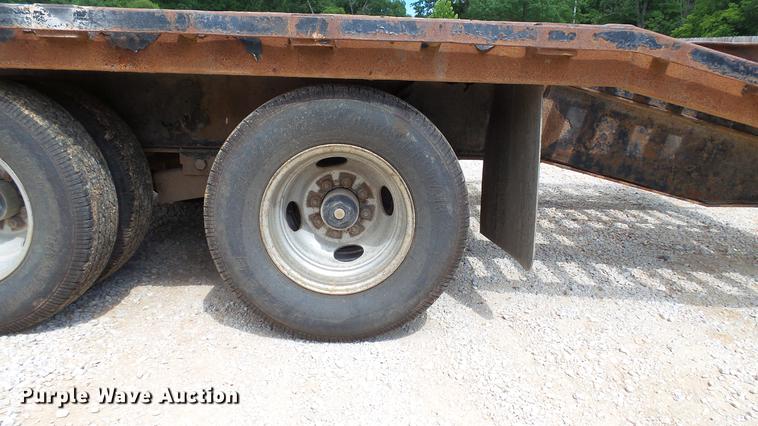 image for item DD7266 2011 PJ Trailers FD252 equipment trailer
