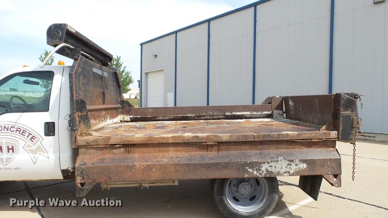 image for item DD7321 2000 Ford F550 Super Duty XL dump truck