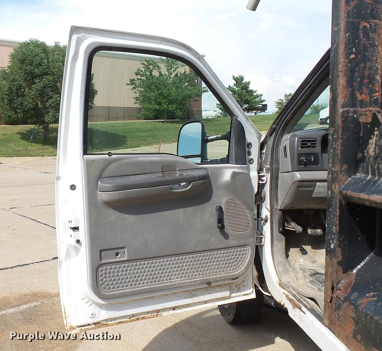 image for item DD7321 2000 Ford F550 Super Duty XL dump truck