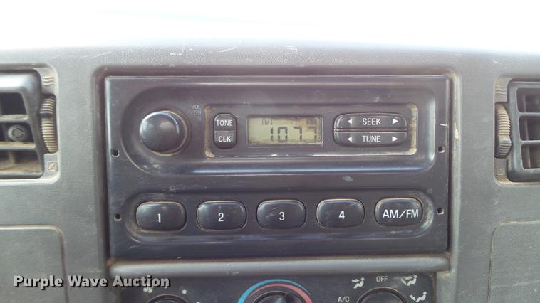 image for item DD7321 2000 Ford F550 Super Duty XL dump truck