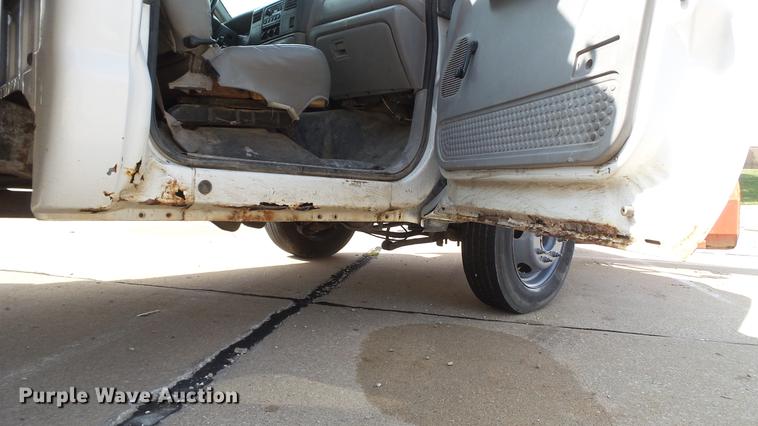 image for item DD7321 2000 Ford F550 Super Duty XL dump truck