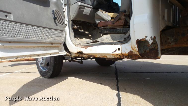 image for item DD7321 2000 Ford F550 Super Duty XL dump truck