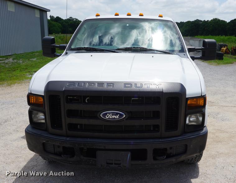 image for item DD7714 2010 Ford F350 Super Duty pickup truck cab and chassis