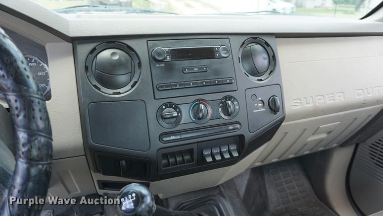 image for item DD7714 2010 Ford F350 Super Duty pickup truck cab and chassis