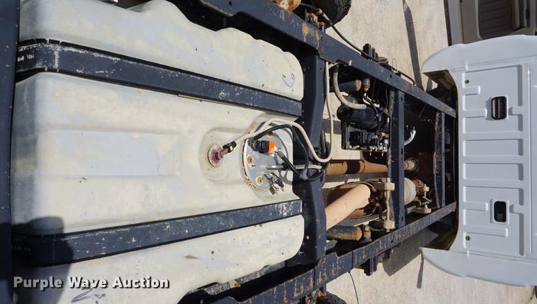 image for item DD7714 2010 Ford F350 Super Duty pickup truck cab and chassis