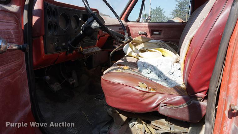 image for item DD7765 1979 GMC 6000 crane truck