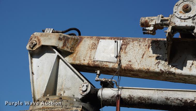 image for item DD7765 1979 GMC 6000 crane truck