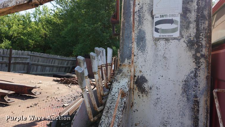 image for item DD7765 1979 GMC 6000 crane truck