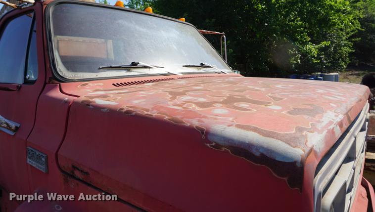 image for item DD7765 1979 GMC 6000 crane truck