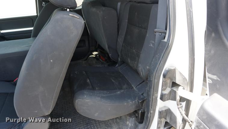 image for item DD7847 2011 Nissan Titan King Cab flatbed pickup truck