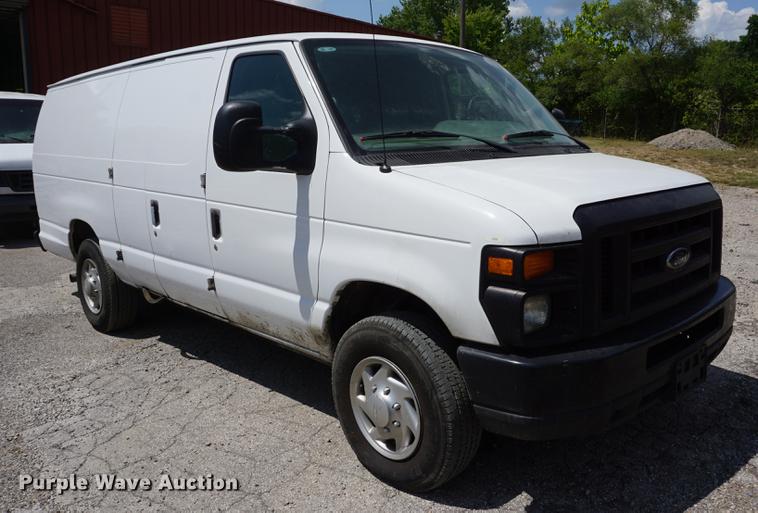 image for item DD7850 2011 Ford E350 Super Duty Extended van