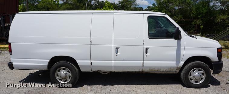 image for item DD7850 2011 Ford E350 Super Duty Extended van