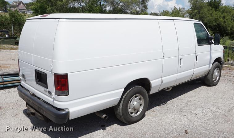 image for item DD7850 2011 Ford E350 Super Duty Extended van
