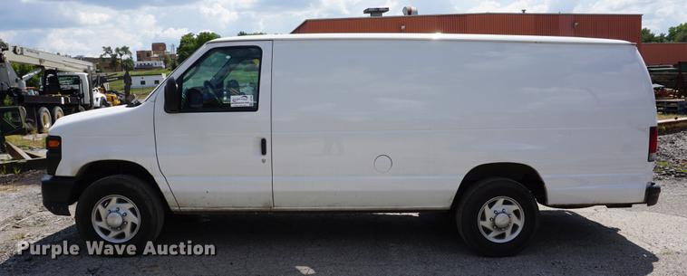 image for item DD7850 2011 Ford E350 Super Duty Extended van
