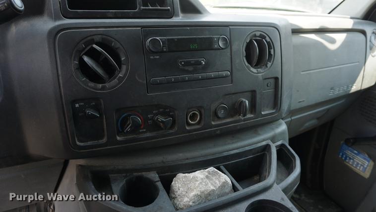 image for item DD7850 2011 Ford E350 Super Duty Extended van