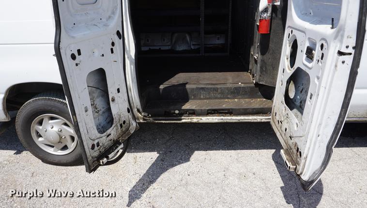 image for item DD7850 2011 Ford E350 Super Duty Extended van