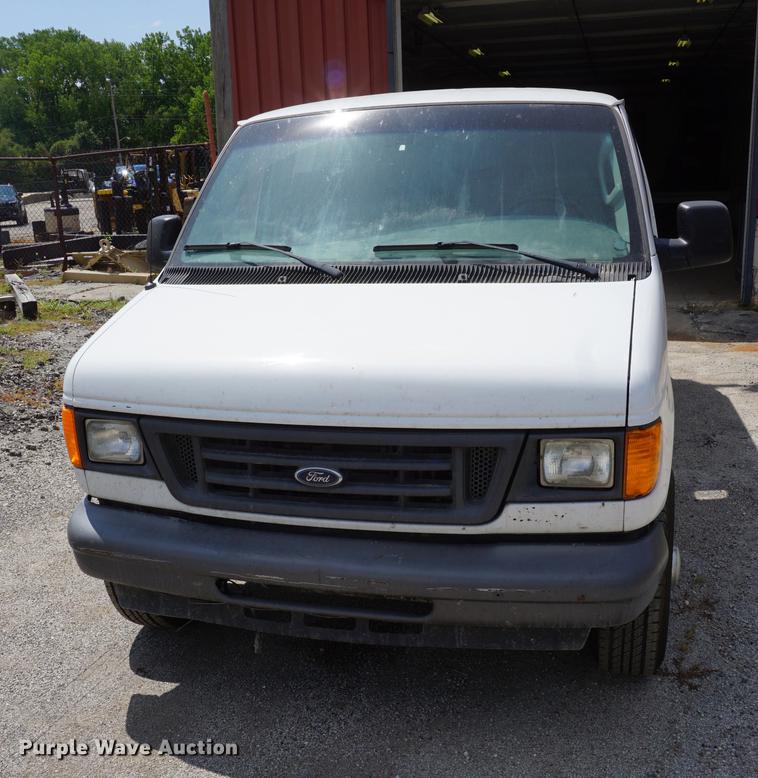 image for item DD7851 2007 Ford E350 Super Duty Extended van