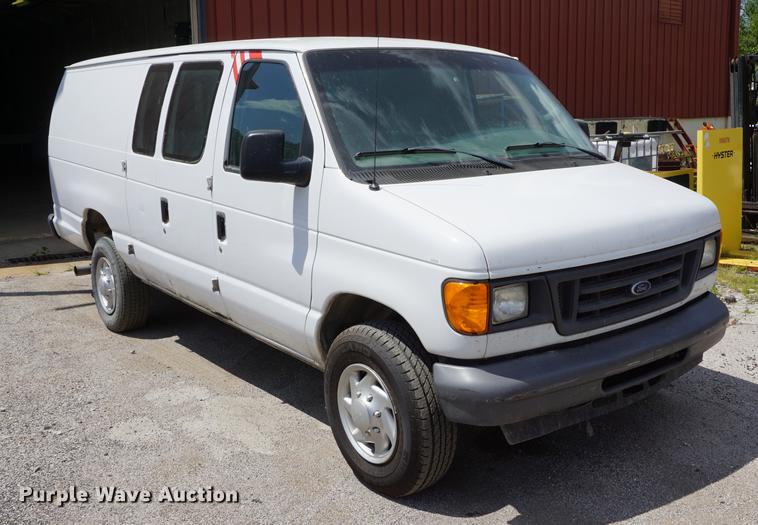 image for item DD7851 2007 Ford E350 Super Duty Extended van