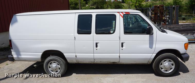 image for item DD7851 2007 Ford E350 Super Duty Extended van