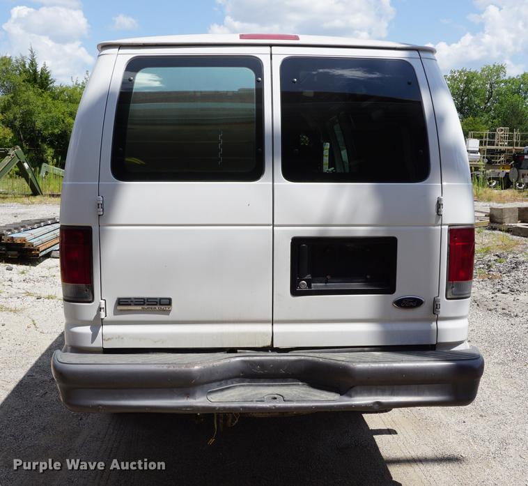 image for item DD7851 2007 Ford E350 Super Duty Extended van