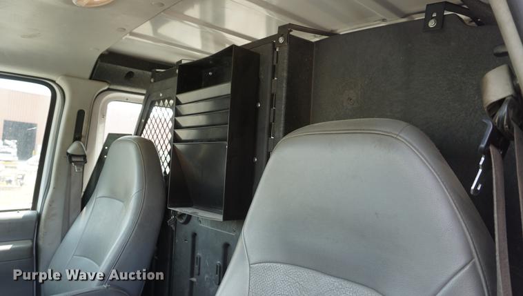 image for item DD7851 2007 Ford E350 Super Duty Extended van