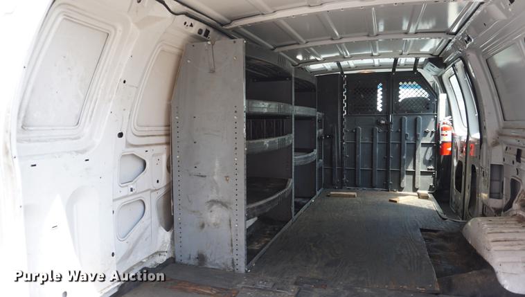 image for item DD7851 2007 Ford E350 Super Duty Extended van