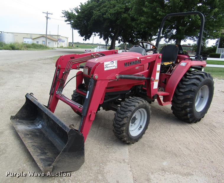 image for item DD8905 Mahindra 2816 HFWD tractor