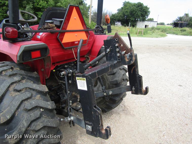 image for item DD8905 Mahindra 2816 HFWD tractor