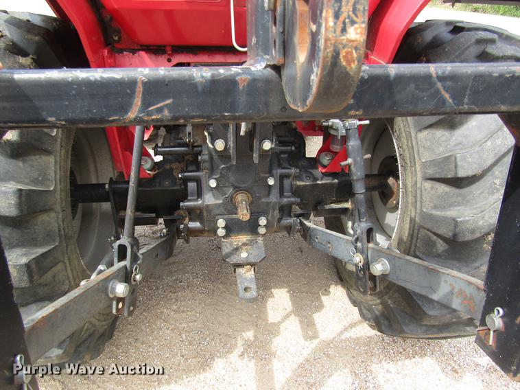 image for item DD8905 Mahindra 2816 HFWD tractor