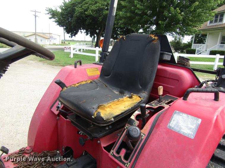image for item DD8905 Mahindra 2816 HFWD tractor
