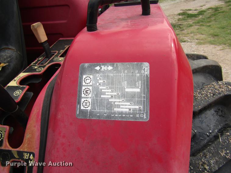 image for item DD8905 Mahindra 2816 HFWD tractor