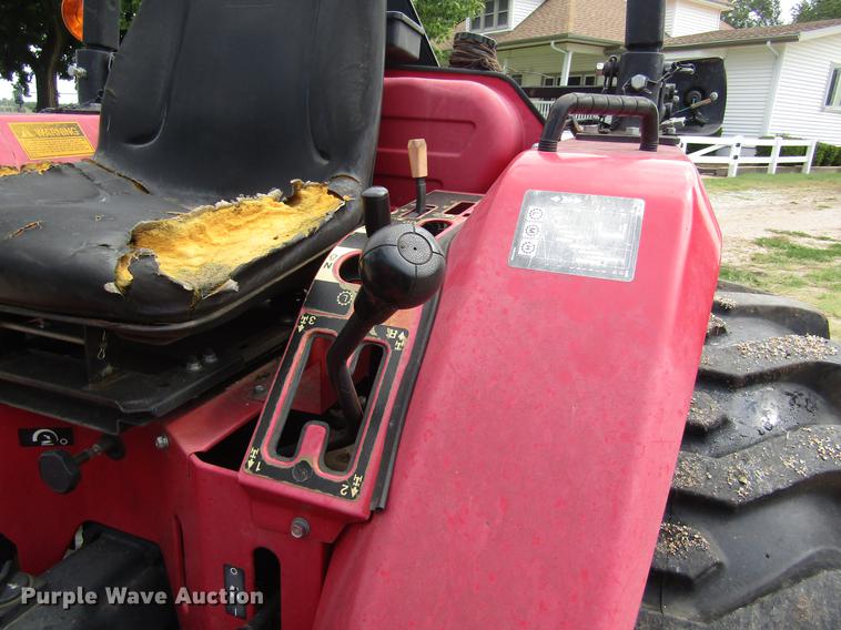 image for item DD8905 Mahindra 2816 HFWD tractor