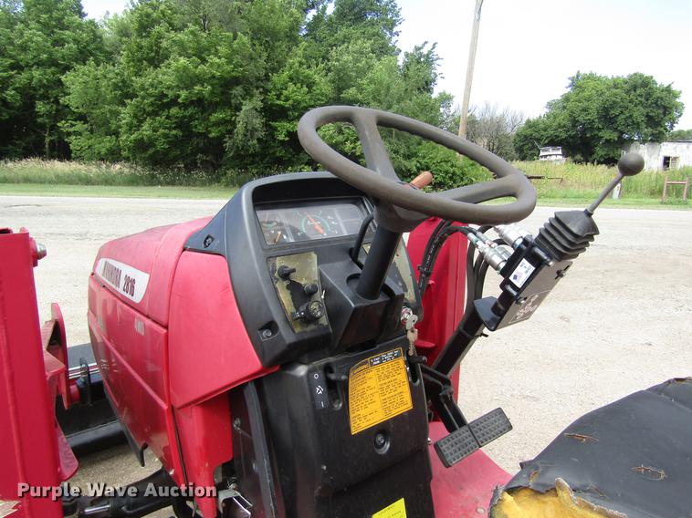 image for item DD8905 Mahindra 2816 HFWD tractor