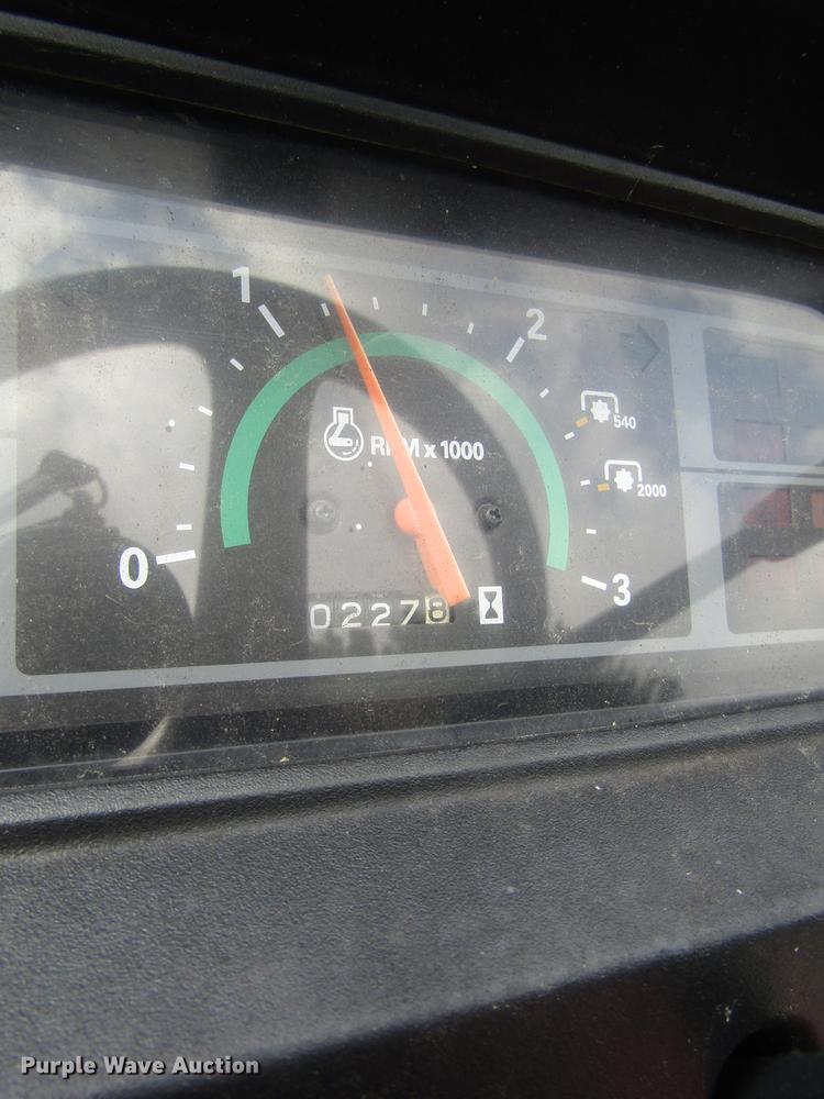 image for item DD8905 Mahindra 2816 HFWD tractor