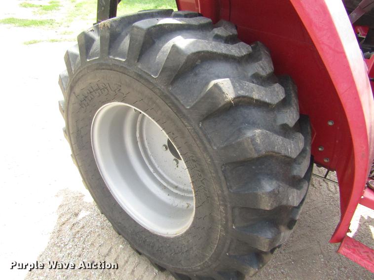 image for item DD8905 Mahindra 2816 HFWD tractor