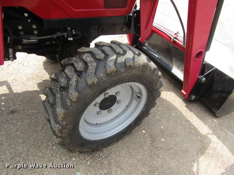 image for item DD8905 Mahindra 2816 HFWD tractor