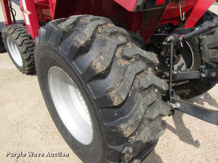 image for item DD8905 Mahindra 2816 HFWD tractor