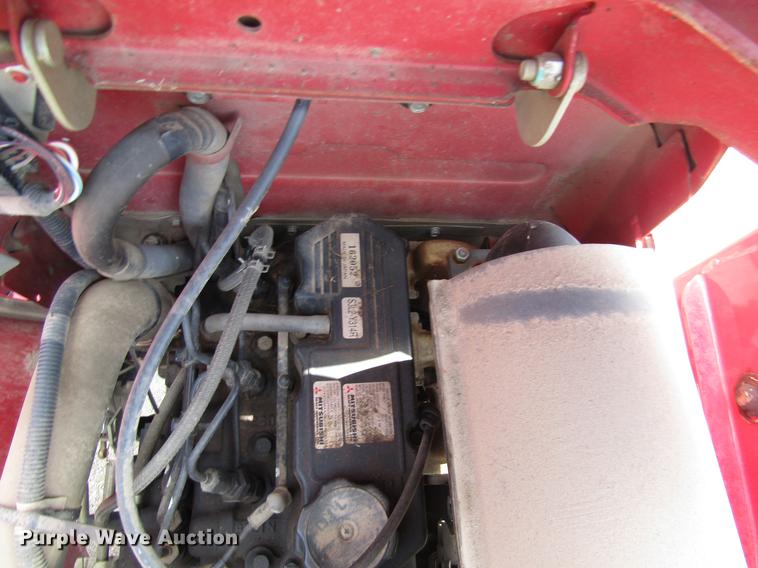 image for item DD8905 Mahindra 2816 HFWD tractor