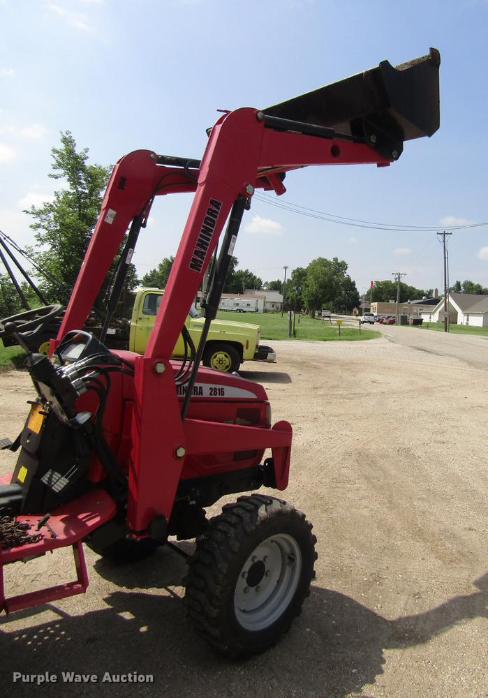 image for item DD8905 Mahindra 2816 HFWD tractor