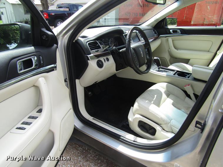 image for item DD8906 2009 Lincoln MKS