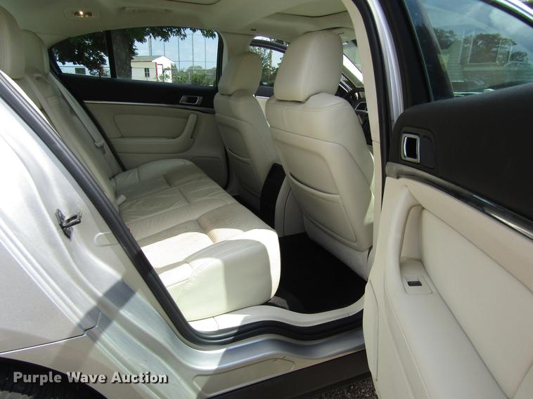 image for item DD8906 2009 Lincoln MKS