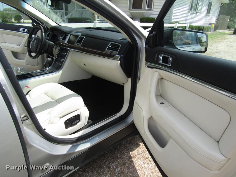 image for item DD8906 2009 Lincoln MKS