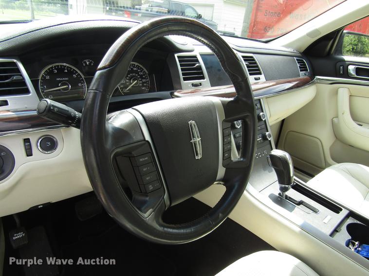 image for item DD8906 2009 Lincoln MKS